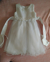Отдается в дар Платье нарядное для девочки примерно 4-5 лет