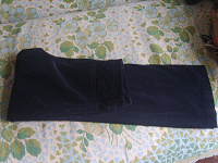 Отдается в дар Черные вельветовые брюки-джинсы H&M