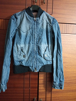 Отдается в дар Куртка джинсовая 42-44 размер