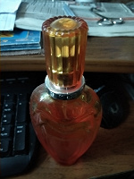 Отдается в дар парфюм женский