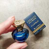 Отдается в дар Versace dylan blue pour femme парфюмированная вода (мини)