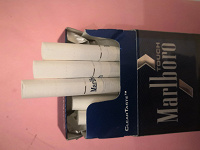 Отдается в дар Мальборо — сигареты тонкие.