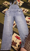 Отдается в дар джинсовый модный комбинезон 46-48р.