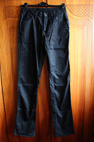 Отдается в дар Чёрные брендовые тонкие джинсы — брюки Lacoste на высокую и стройную