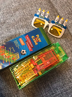 Отдается в дар Настольный мини-футбол и очки для день рождения