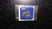 Наклейка пластмассовая «Девочки могут!»