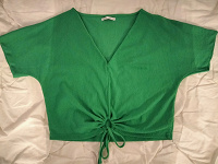 Отдается в дар Укороченная футболка зелёная
