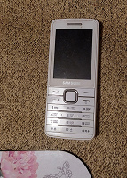 Отдается в дар Телефон Samsung старенький нерабочий
