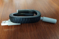 Отдается в дар Фитнес-браслет Jawbone up24