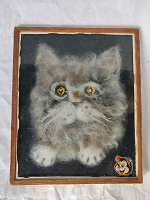 Отдается в дар 36-летняя кошка, панно или картина