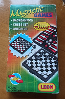 Отдается в дар Игра дорожная магнитная шашки-шахматы-нарды