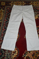 Отдается в дар Белые женские джинсы zolla S, 46-48 р-р