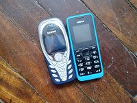 Отдается в дар два старых мобильника