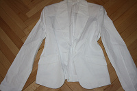 Отдается в дар Белый пиджак, размер 44