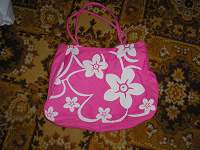 Отдается в дар Розовая пляжная сумка.