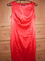 Отдается в дар Красное платье-футляр р 42-44