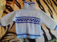 Отдается в дар свитер малышу