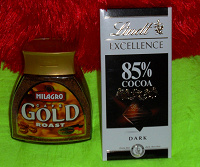 Отдается в дар Дар для любителей растворимого кофе и горького шоколада :)