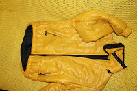 Отдается в дар Желтая куртка унисекс
