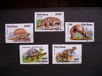 Отдается в дар Динозавры и «дичь» (почтовые марки).