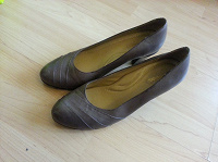 Отдается в дар Туфли munz shoes на устойчивом каблуке 38 р.