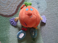 Отдается в дар Игрушка-подвеска «Оззи Апельсин» от Tiny Love