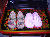 Отдается в дар 2 пары обувь девочке 20 размер