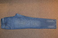 Отдается в дар Женские джинсы MAC jeans 1973