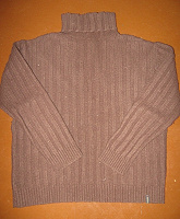 Отдается в дар Мужской шерстяной свитер Tatuum
