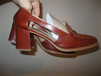 Отдается в дар Коричневые кожанные туфли Pepe Castell Испания(размер 38)несколько фото