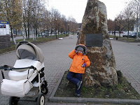 Отдается в дар детская коляска срочно