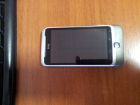 Отдается в дар Телефон HTC Desire Z, повреждённый