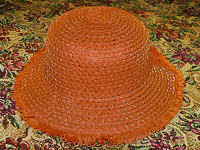 Отдается в дар Плетёная оранжевая шляпа