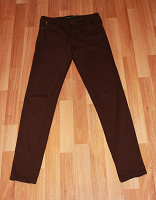 Отдается в дар Шоколадные трикотажные брюки джинсы для девочки р. 40