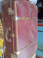 Отдается в дар Старинный чемодан