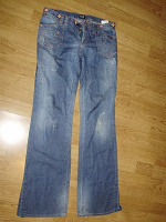 Отдается в дар Классные легкие джинсы D&G на весну
