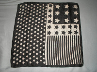 Отдается в дар Шейный шелковый платок новый, размер 50Х51.