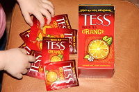 Отдается в дар Черный чай Tess со вкусом апельсина