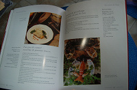 Отдается в дар кулинарная книга на французском языке.