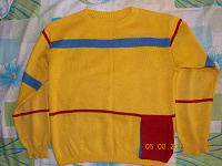 Отдается в дар свитер для мальчика.