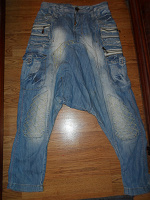 Отдается в дар Вот такие джинсы с матней, дочки из них выросли, размер 38-42 смотрите точный размер по бирке на фото