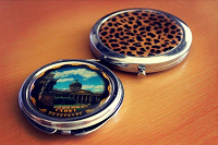 Отдается в дар Зеркальце Санкт Петербург и леопард