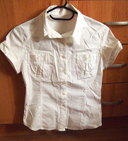 Отдается в дар Рубашка белая, размер 42