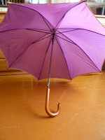 Отдается в дар зонт трость