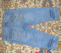 Отдается в дар Модные джинсовые бриджи