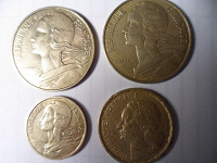 Отдается в дар Монеты Франции старые.