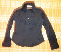 Отдается в дар блуза черная примерно 44- 46р.