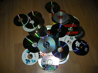 Отдается в дар много-много дисков