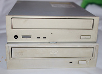 Отдается в дар DVD-Rom и CD-Rom