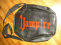 Отдается в дар Неформальная сумка Vampire